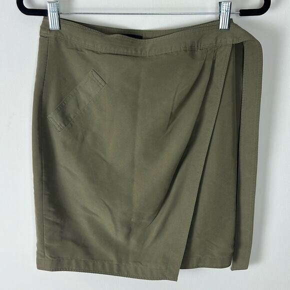 Banana Republic‎ Skirt - Women's 2 - Picture 1 of 5